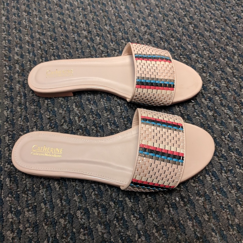 BNWT winter getaway sandals ❄️✌️